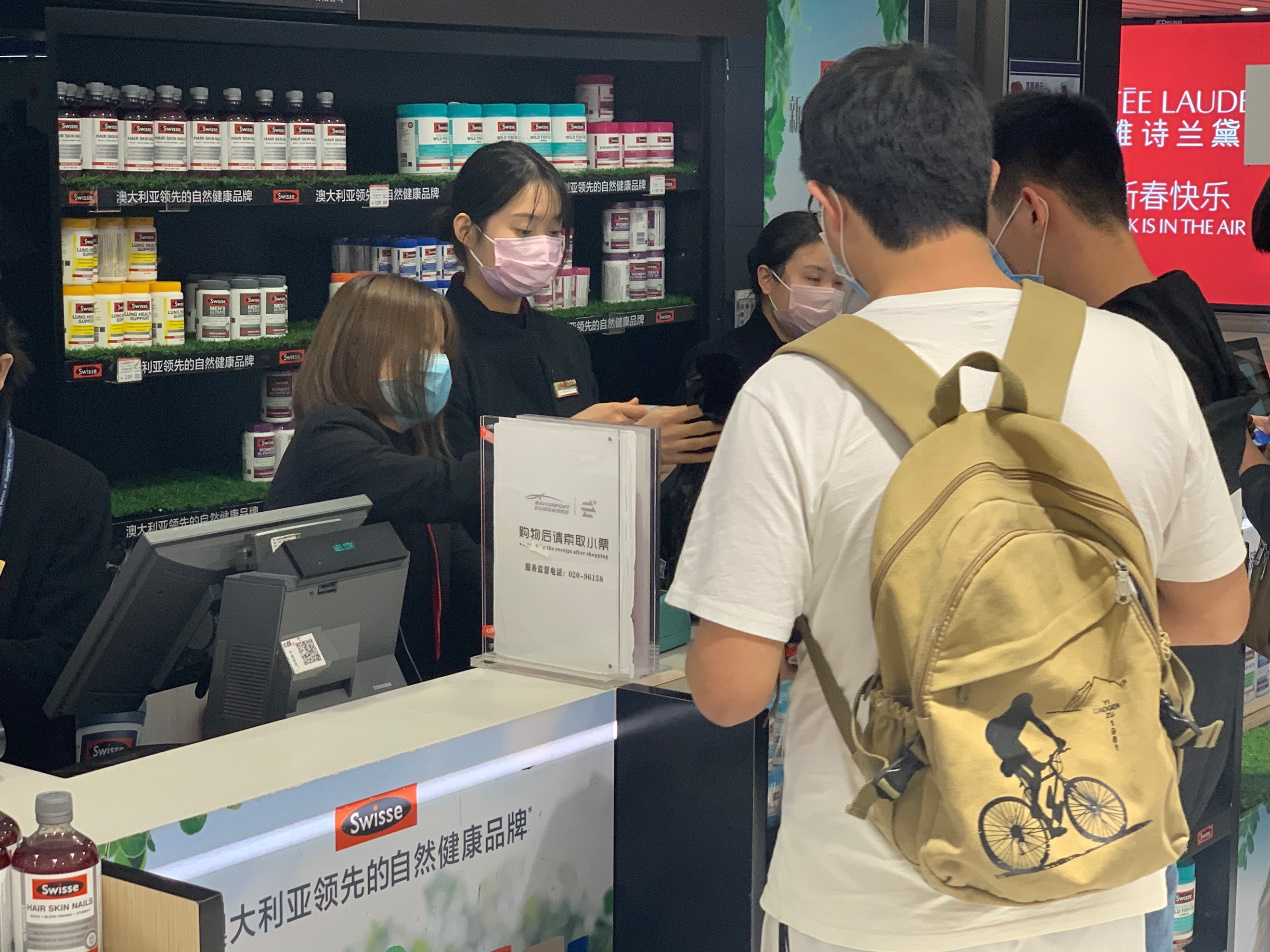 【中國(guó)免稅人在行動(dòng)?一線直擊篇】之三：抗“疫”前線，服務(wù)不打烊！